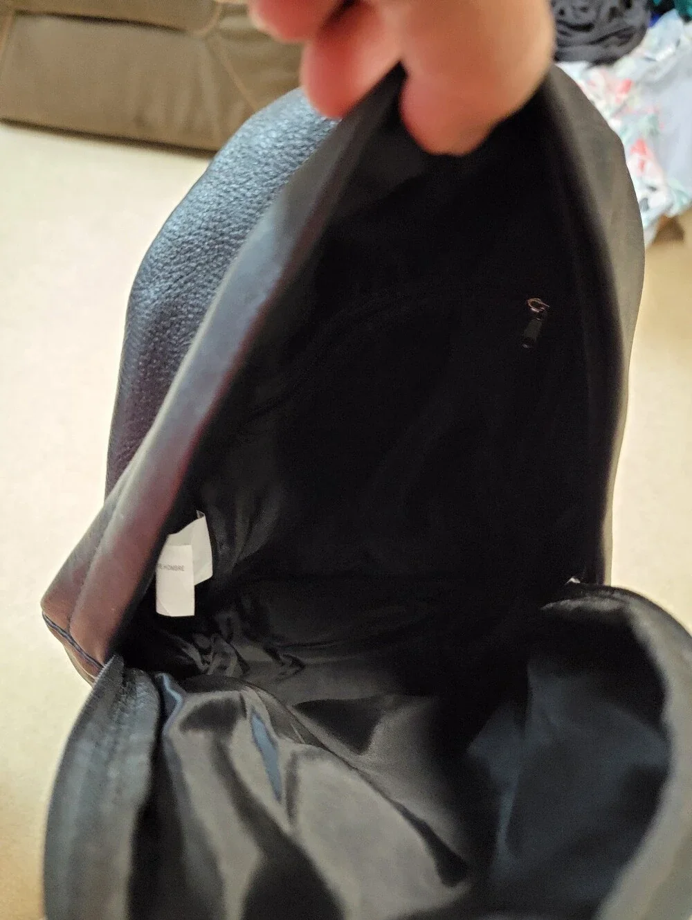 The Unbranded Brand compact black